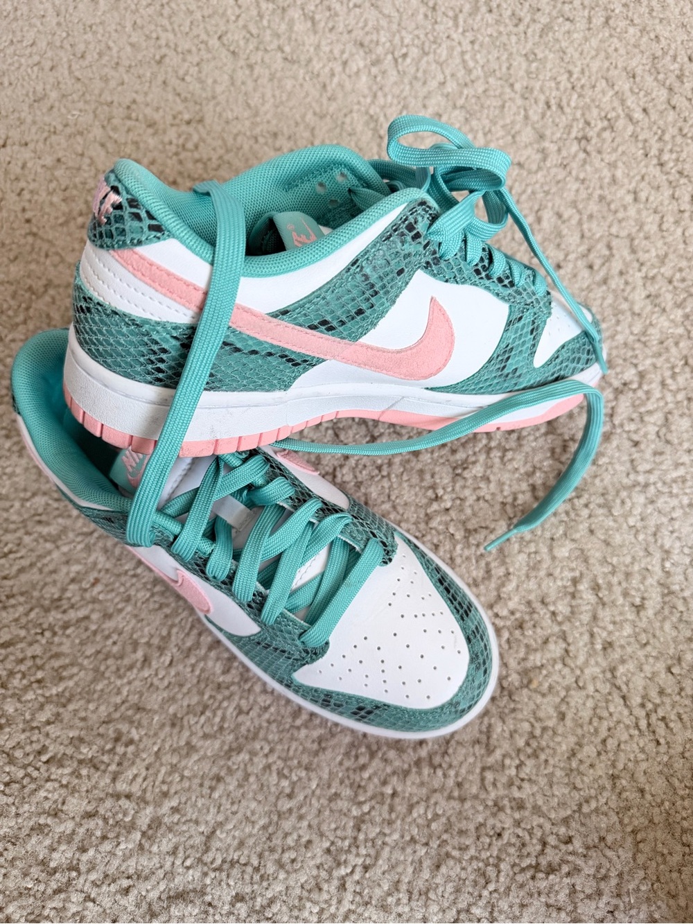 Nike Women’s Teal & Pink Low-Top Sneakers with White Panels